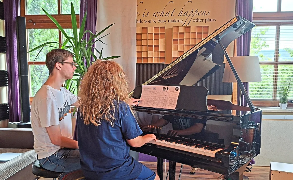 Musizieren nach Zahlen: So lernt man bei uns ohne Noten